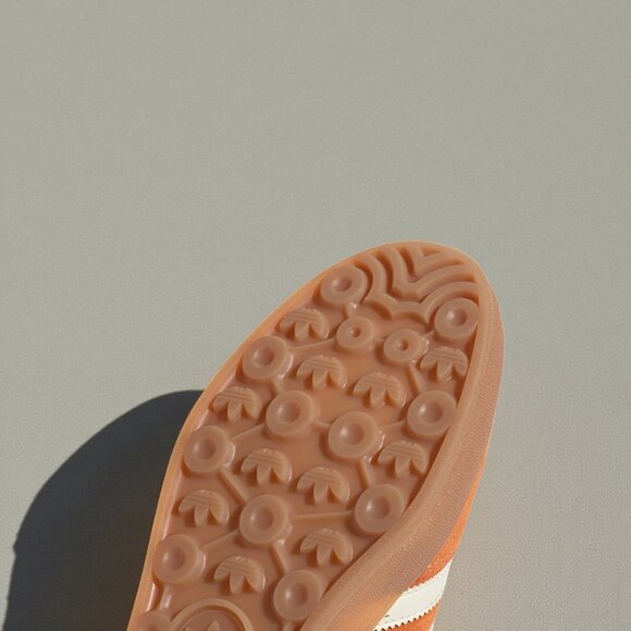 Adidas Gazelle Unisex Athletic Shoe - Picture 5 of 11